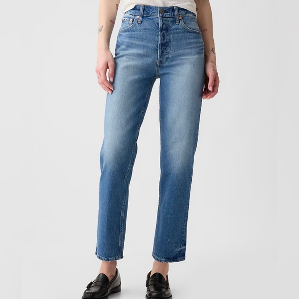 GAP Women's Cheeky High rise straight jeans in Light Indigo size 27/4